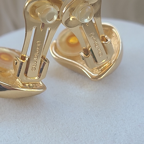 Vintage Christian Dior Gold-tone Clip-on Earrings- Excellent Condition - Picture 6 of 9